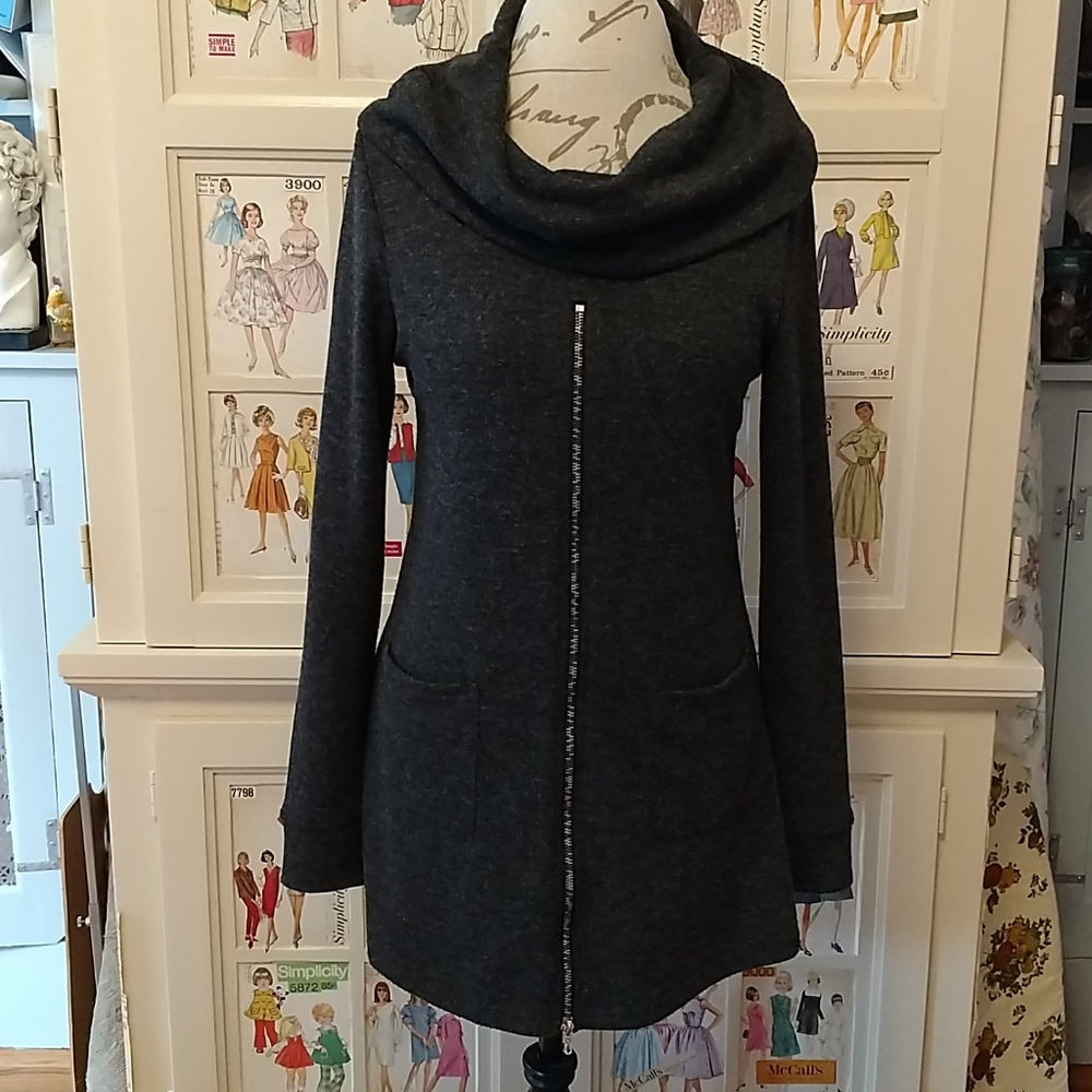 Patricia Luca charcoal gray tunic top Sz S